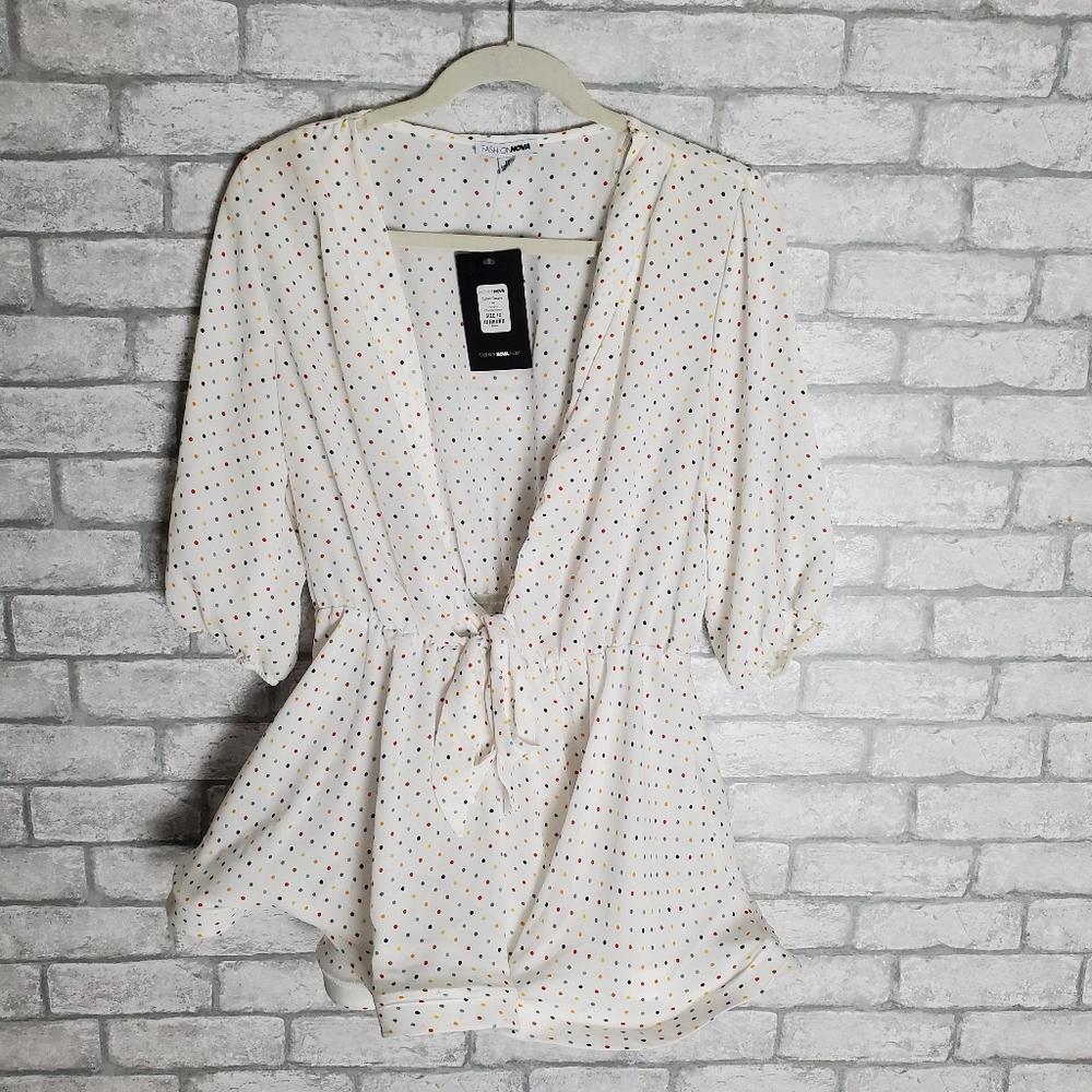 Low v neck top with small polka dots